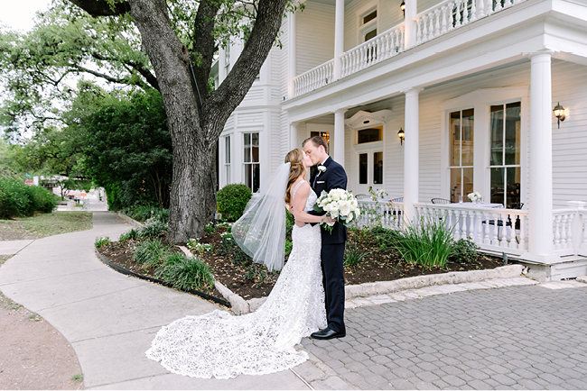 Kelly & Wes' Wedding | Julie Wilhite Photography | Austin Wedding Photographer | via juliewilhite.com