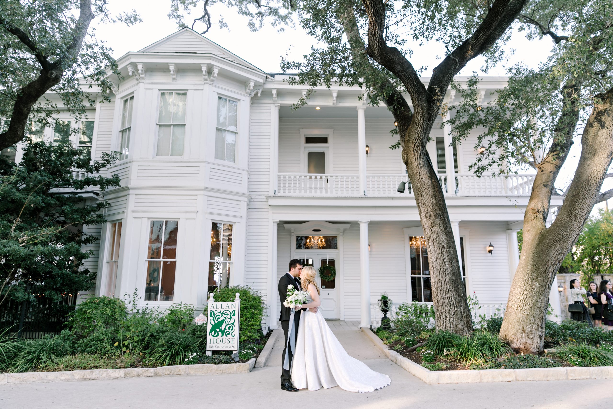 Allan House - Top Austin Wedding Venues | Julie Wilhite Photography