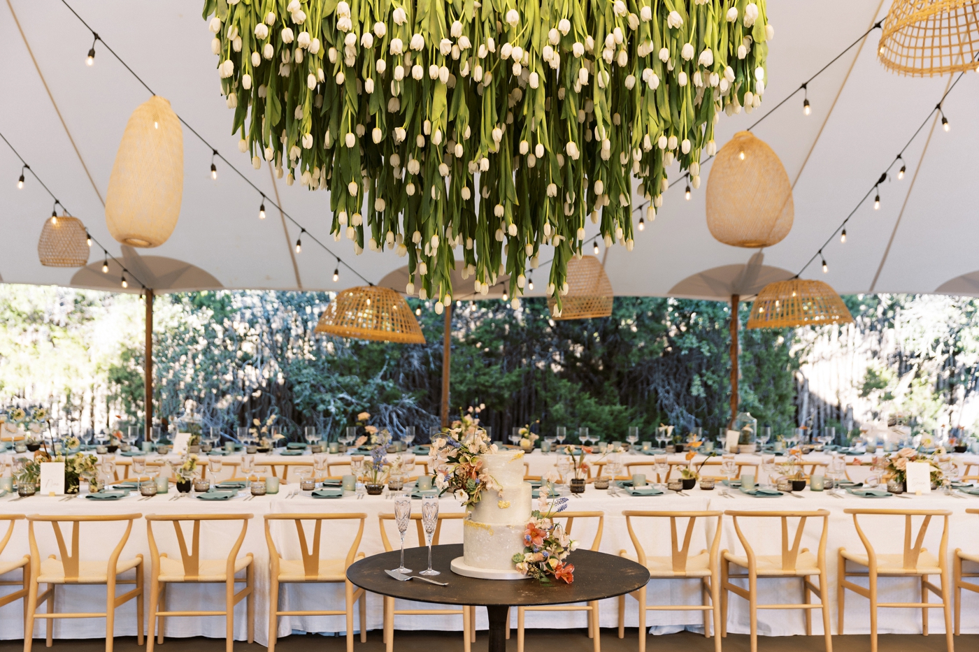 2022 wedding trends: hanging floral installations