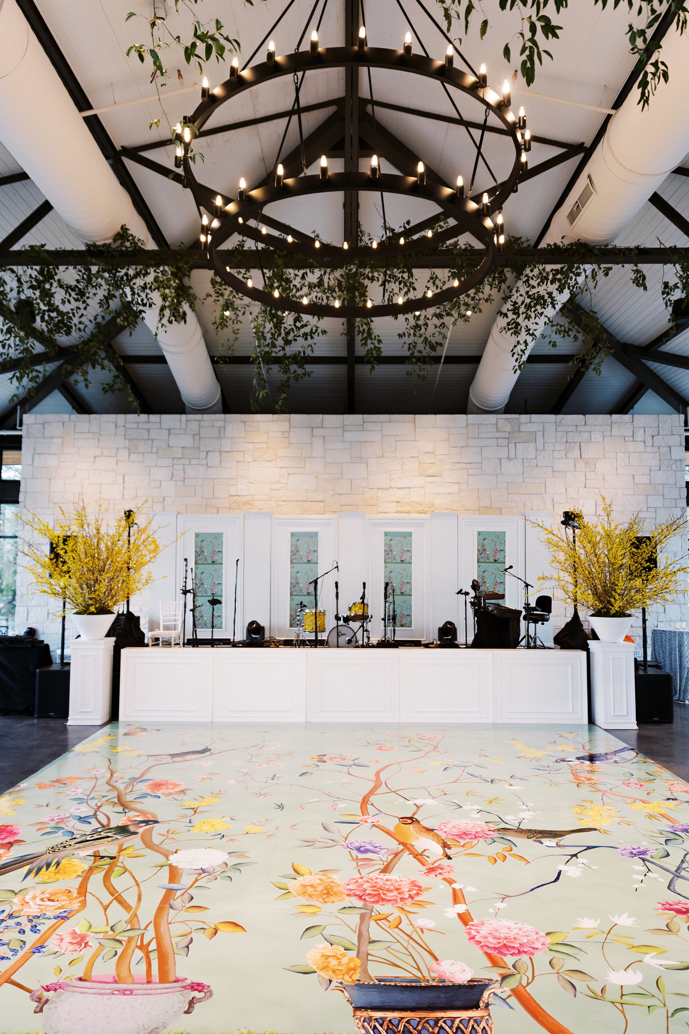 2022 wedding trends: floral pattern dance floors