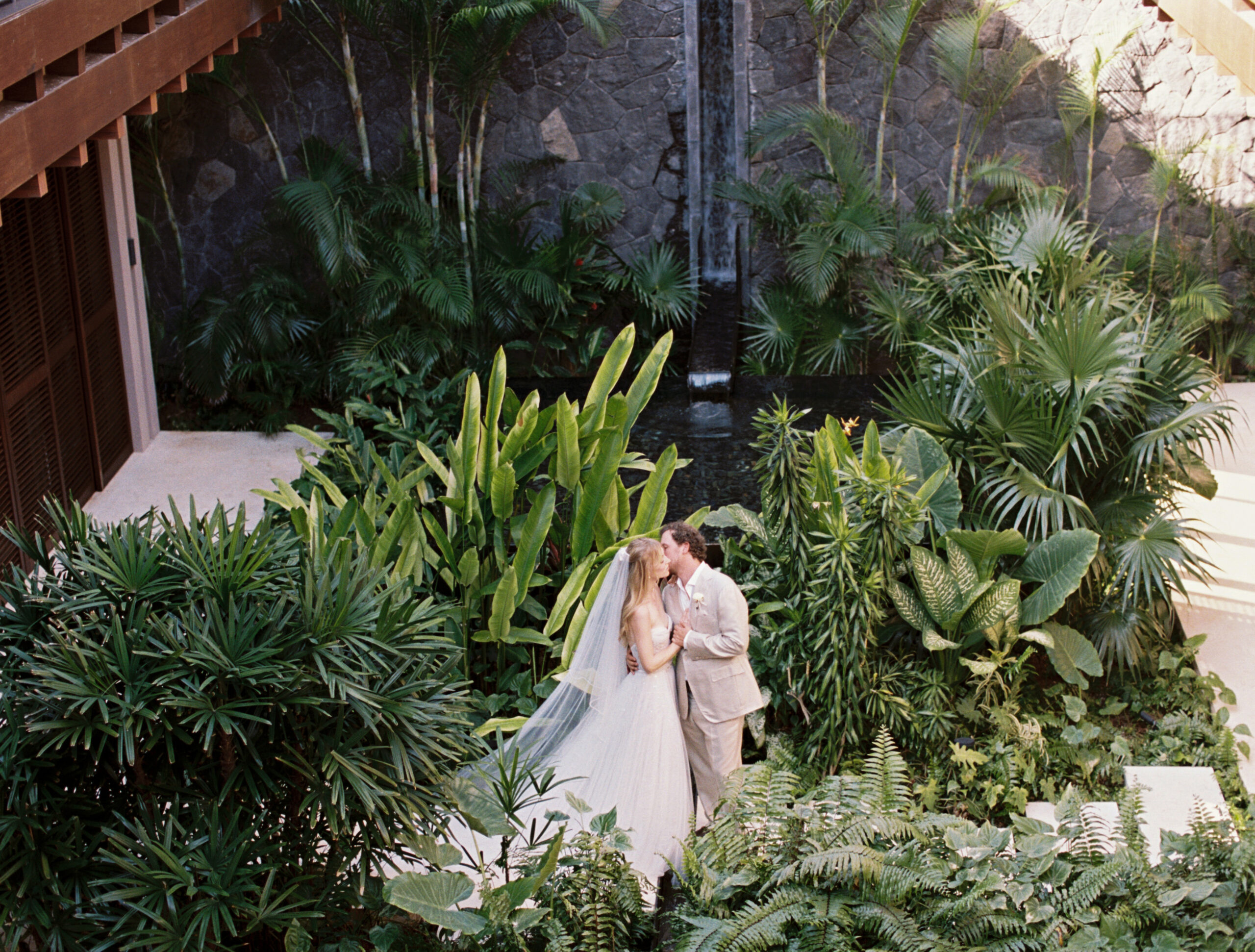 Destination wedding at Rosewood Mayakoba, by destination wedding photographer Julie Wilhite Photography